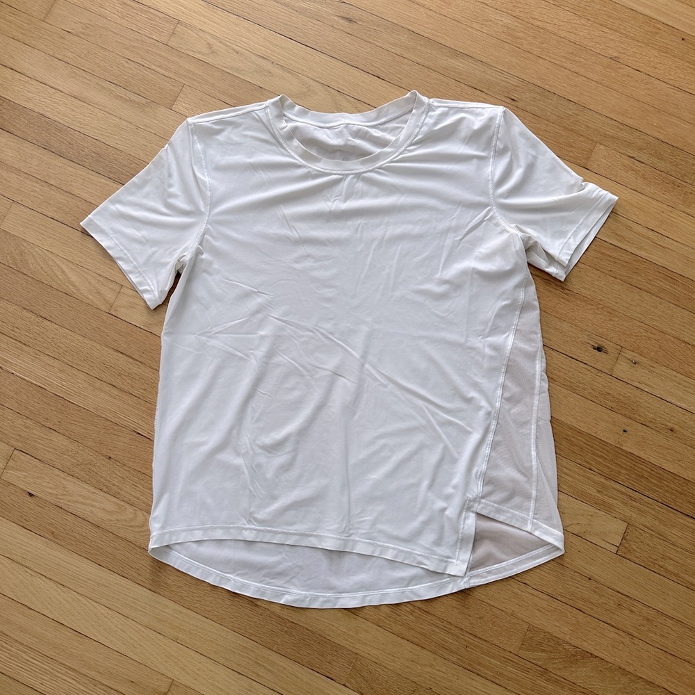 Lululemon work out shirt with mesh detail size 6